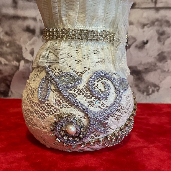 Vintage Lace Rhinestone Embellished Night Ambiance Lighted Decor Vase - Picture 13 of 15